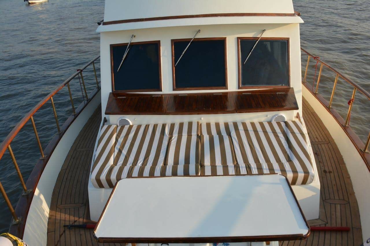 Grand Banks 42 | Genesis