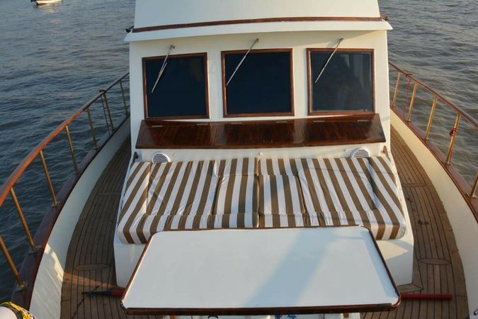 Grand Banks 42 | Genesis