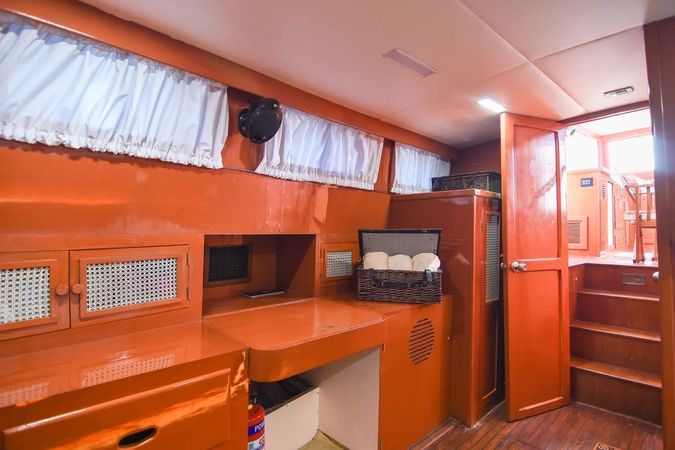 Grand Banks 42 | Genesis
