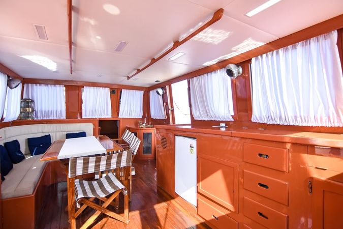 Grand Banks 42 | Genesis