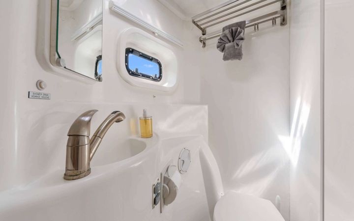 Leopard 44 | Blackfisk