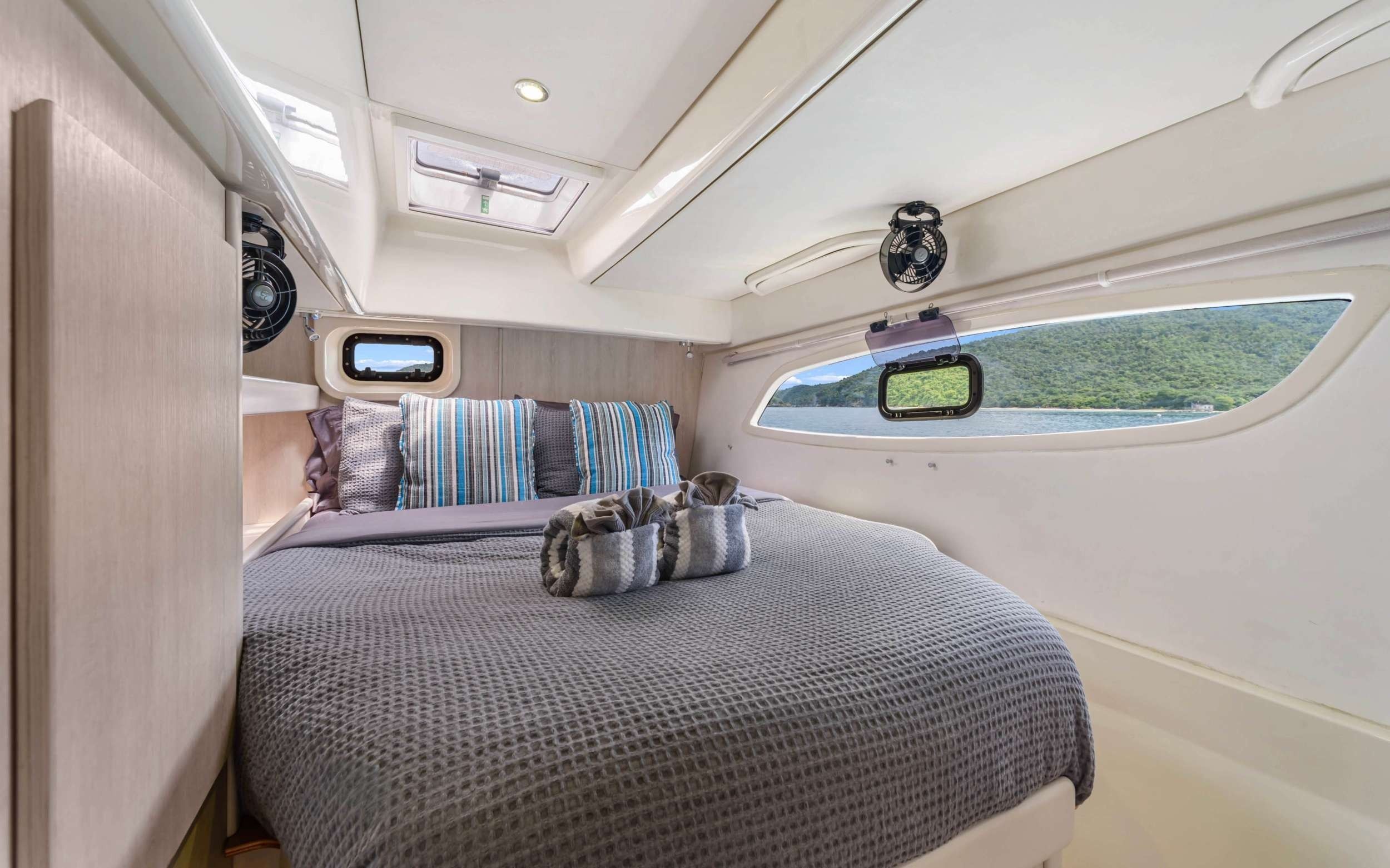 Leopard 44 | Blackfisk