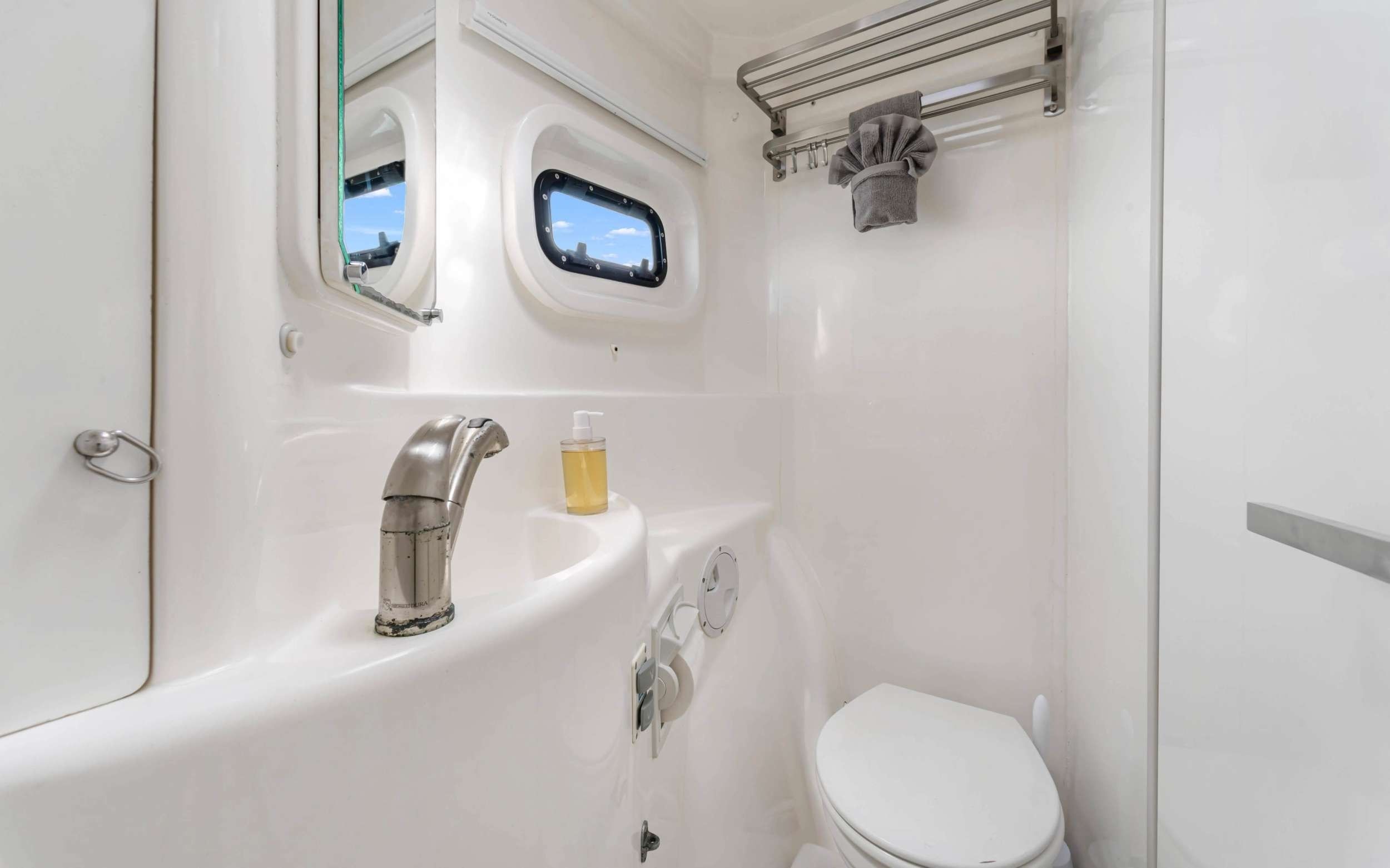 Leopard 44 | Blackfisk