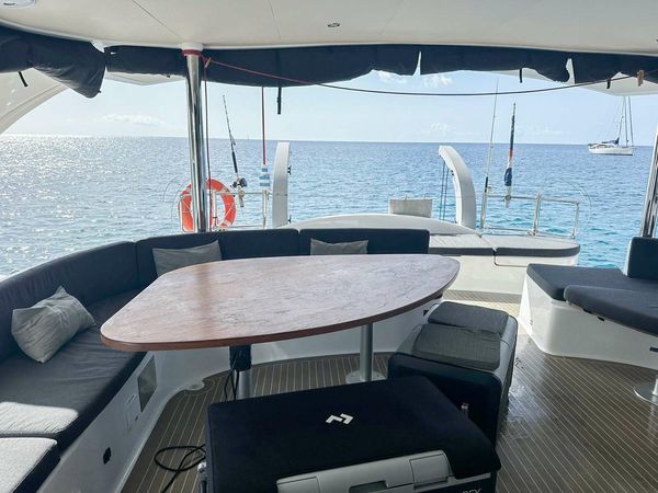 Xquisite Yachts X54 | Stella Blue