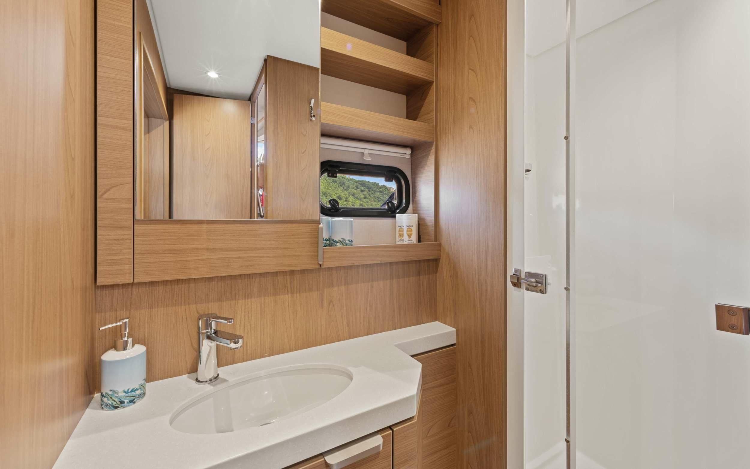 Bali 5.4 | Chillin' Hut