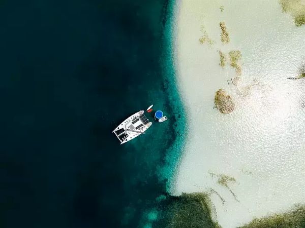 Lagoon 570 | Charcot