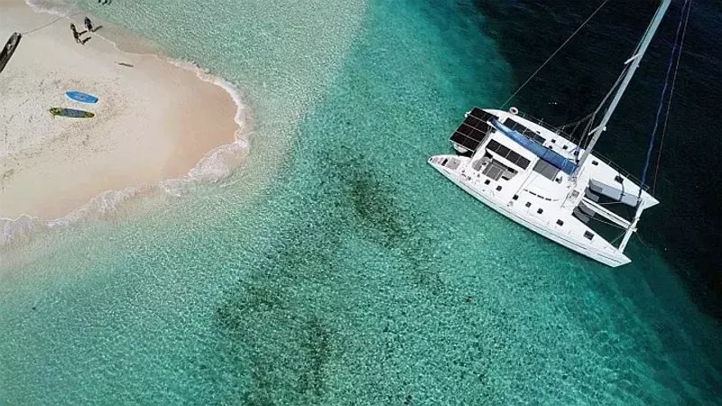 Lagoon 570 | Charcot