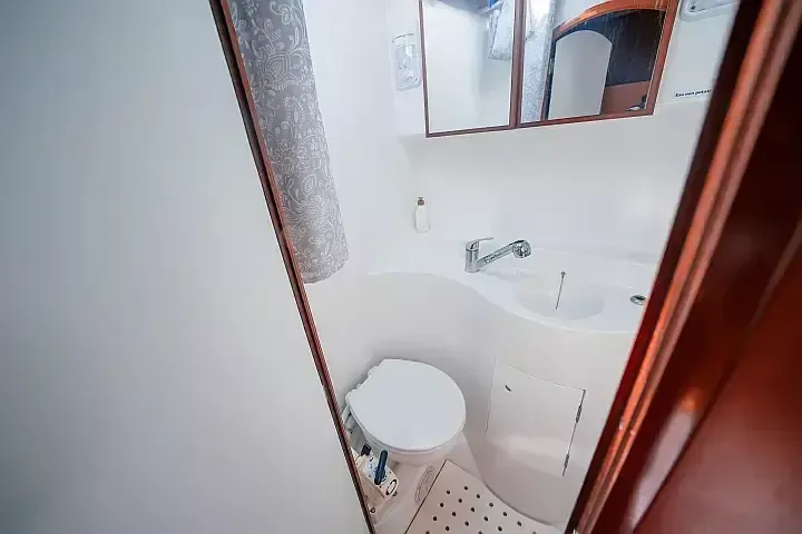 Lagoon 570 | Charcot