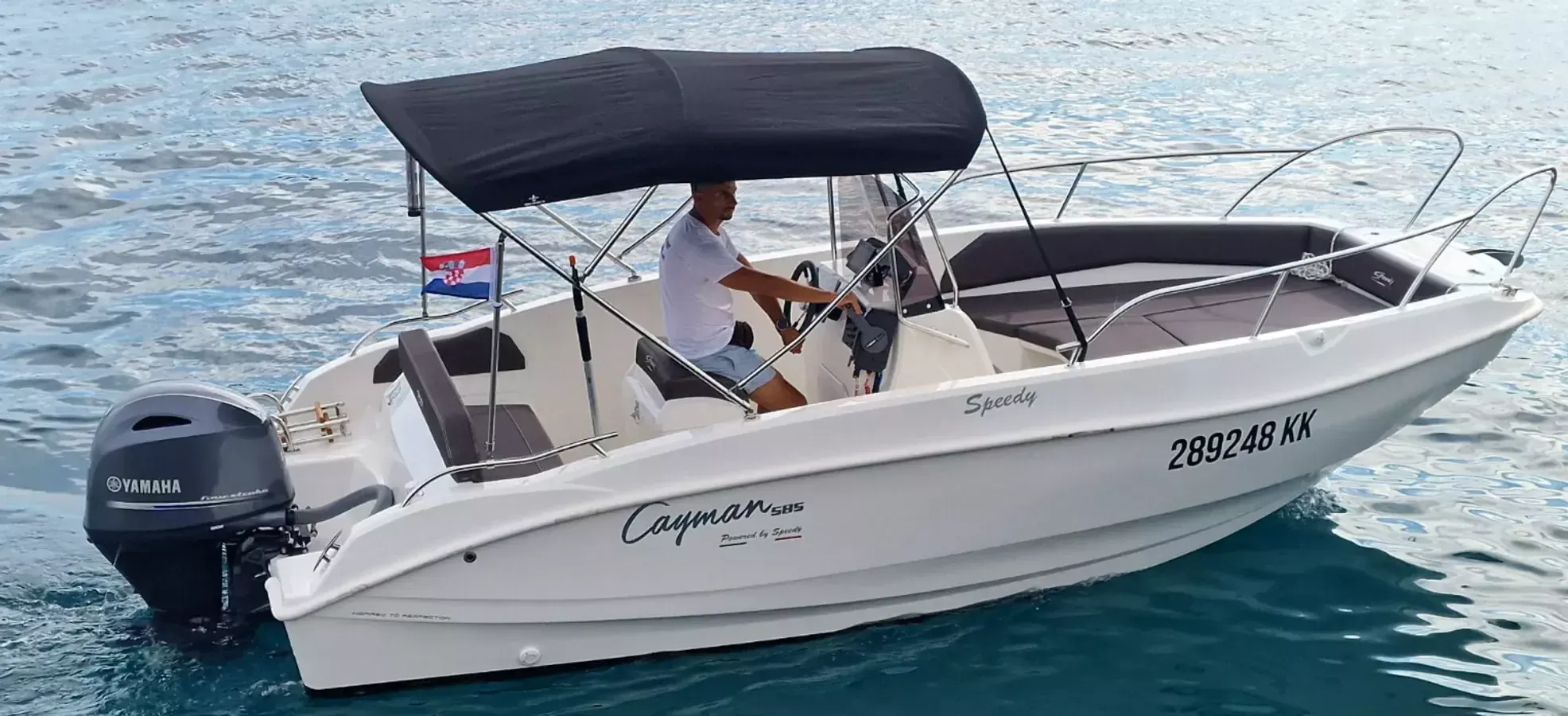 Cayman 585 | 24