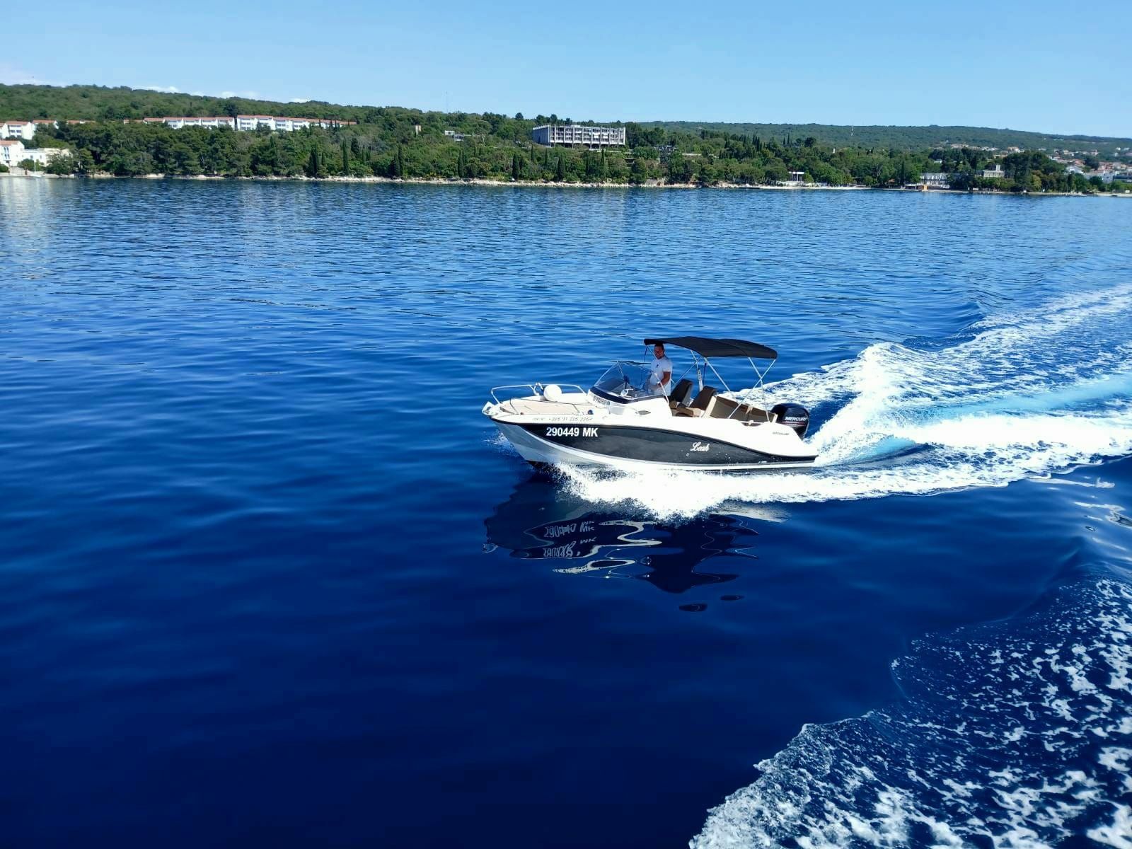 Quicksilver 605 | Leah