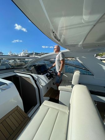 Sealine S335 | Le Chiffre