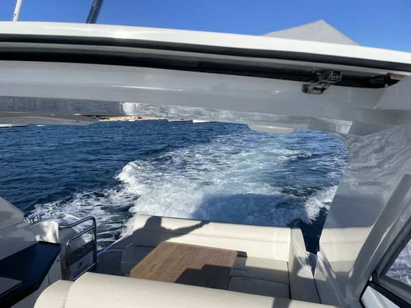 Sealine S335 | Le Chiffre