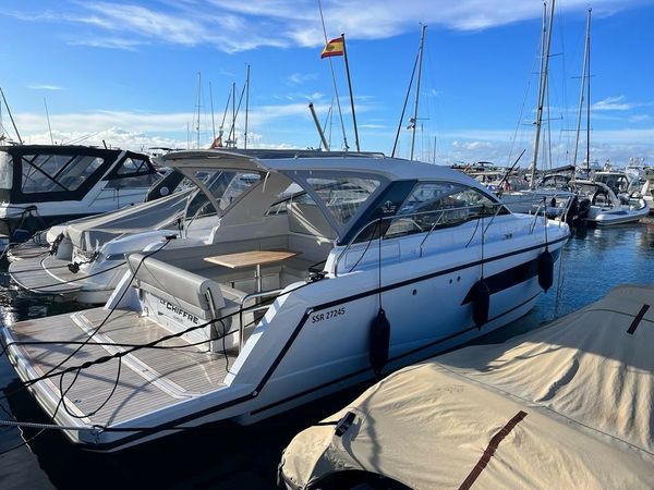 Sealine S335 | Le Chiffre