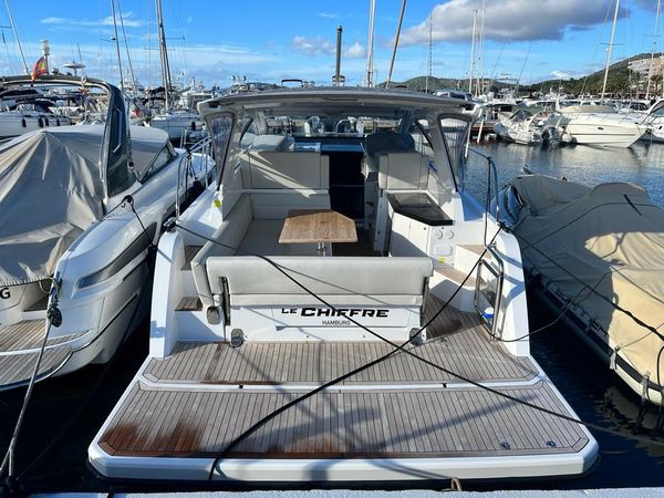 Sealine S335 | Le Chiffre