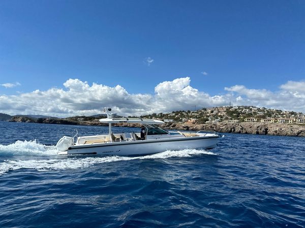 Axopar 37 Sun Top | Mad Max