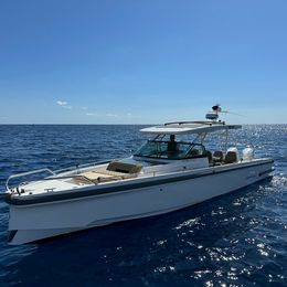 Axopar 37 Sun Top | Mad Max