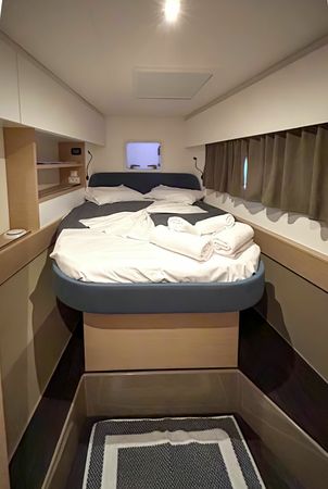 Fountaine Pajot FP44 | Blue Argo