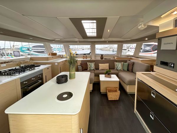 Fountaine Pajot FP44 | Blue Argo