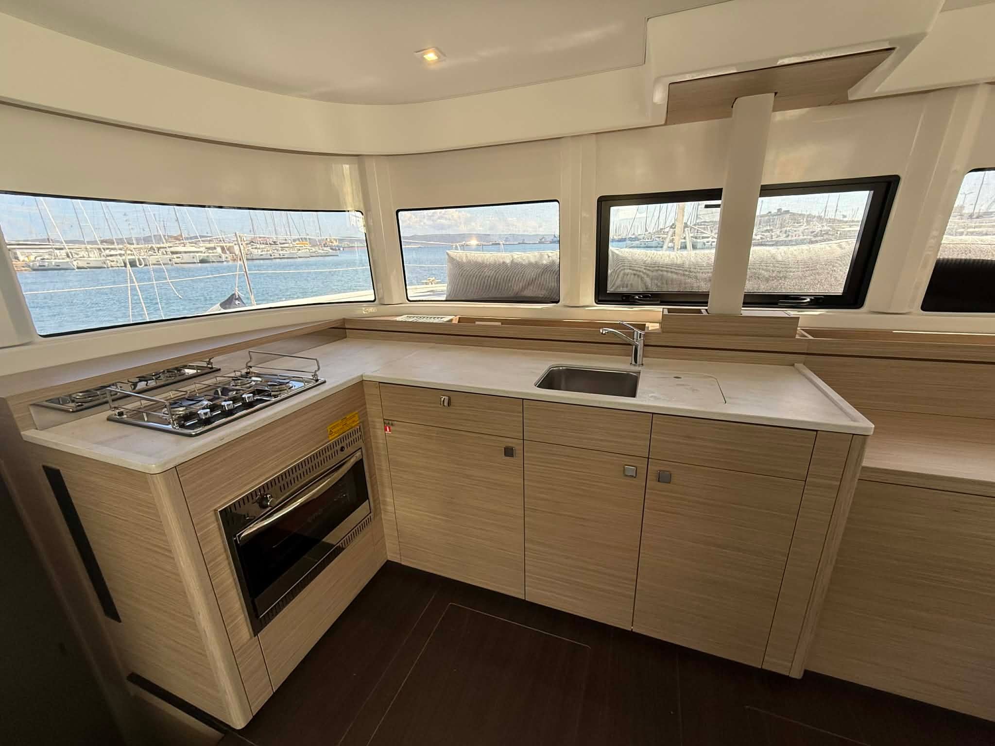 Lagoon 43 | Andromachi