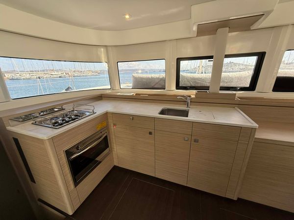 Lagoon 43 | Andromachi