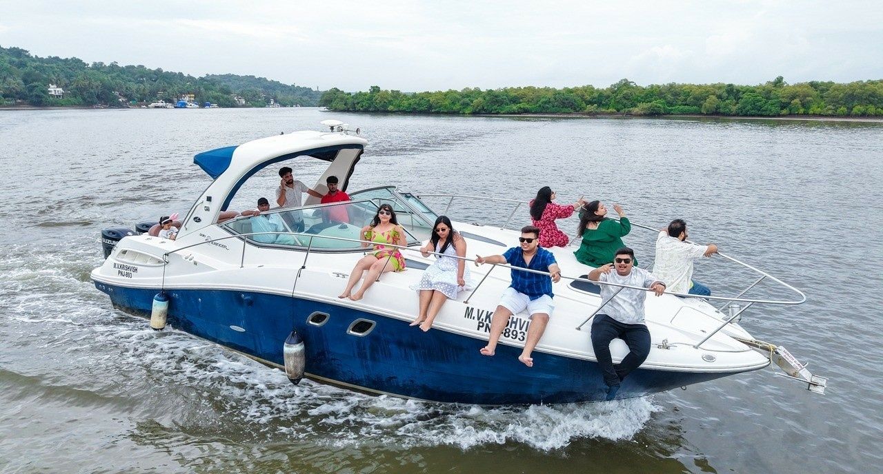 Sea Ray 330 | M. V. Krishvish