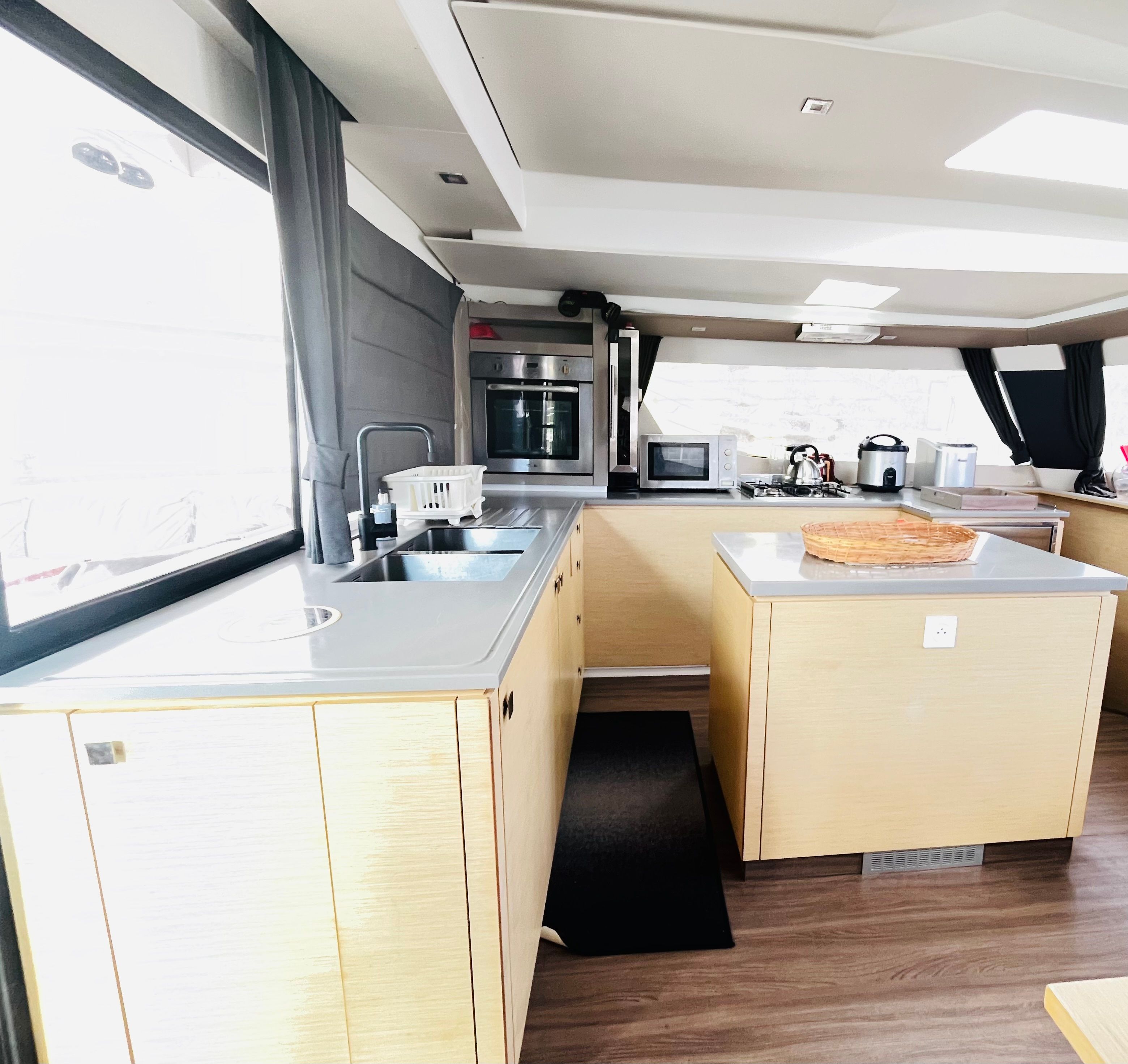 Fountaine Pajot Saba 50 | Incognito