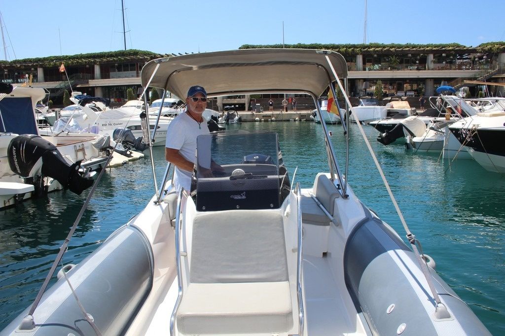 MV Marine 25 | Moby