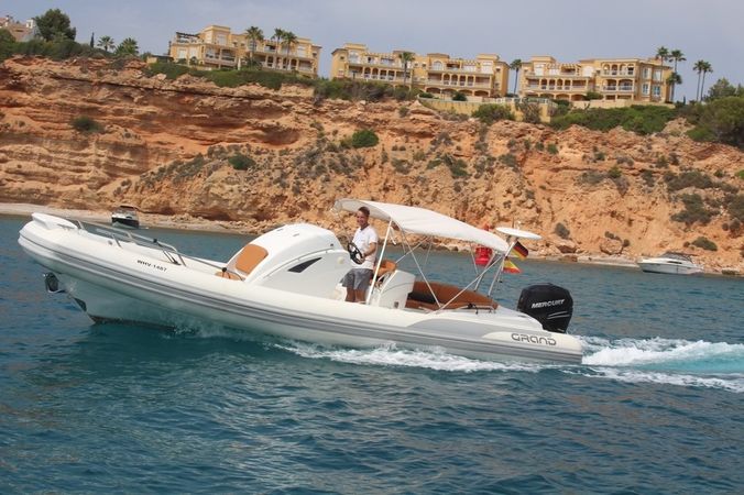 Grand Marine 850 | Rock