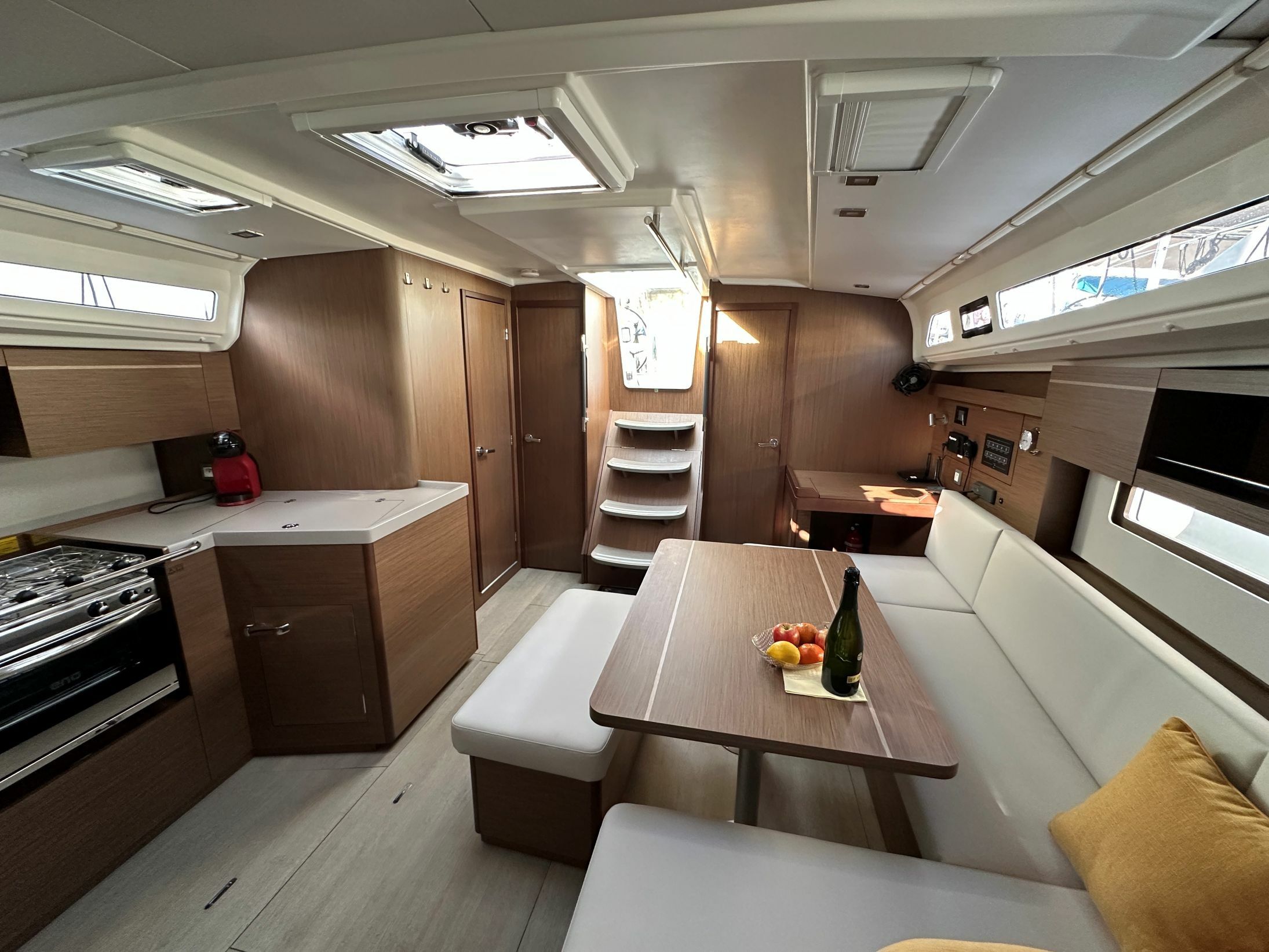 Beneteau Oceanis 40.1 | Namaka Ekolu
