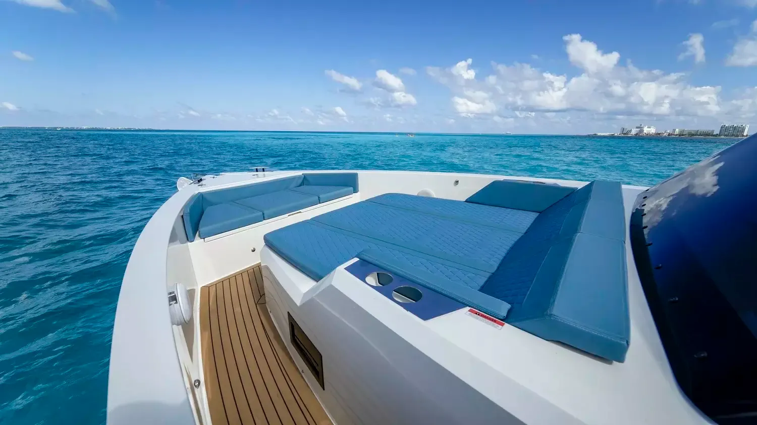 De Antonio D32 | Bluefin