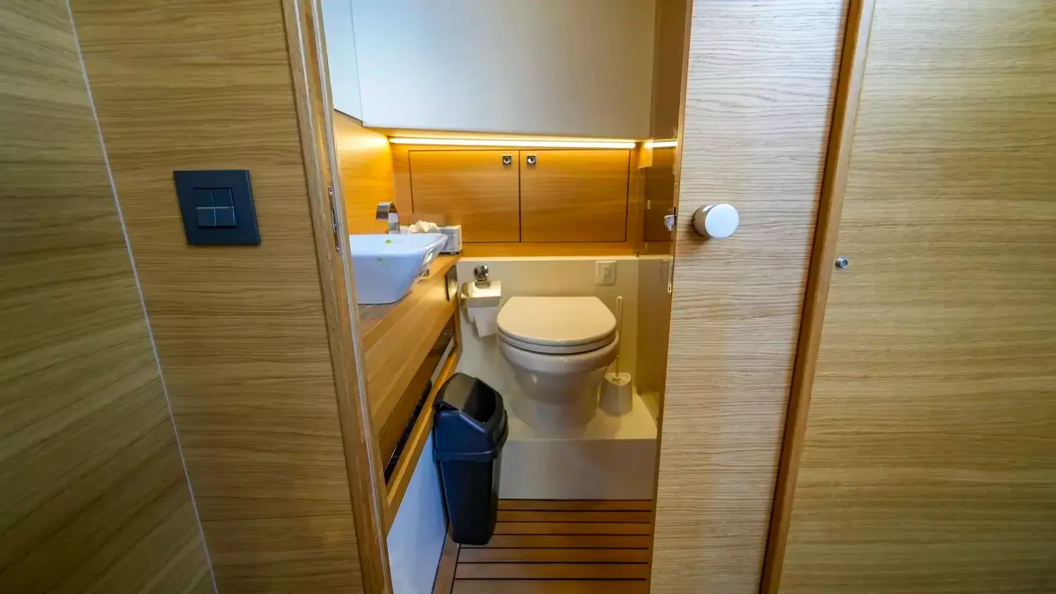 De Antonio D32 | Bluefin