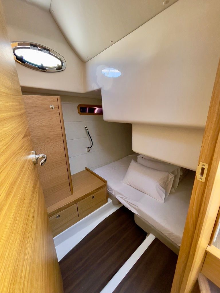 SAS Vektor Adriana 44 | Baby Blue