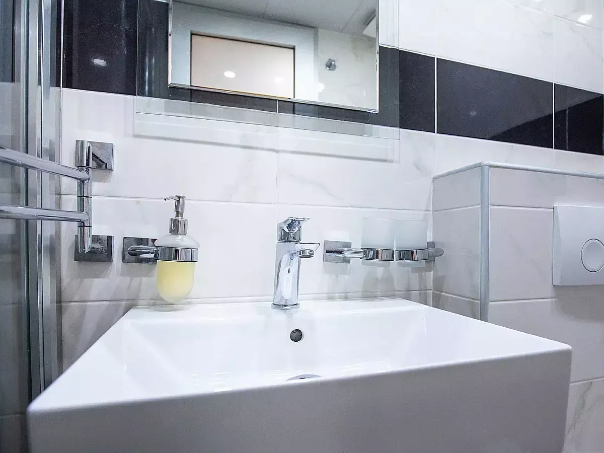 Custom Built 115 | MB Adriatic Queen