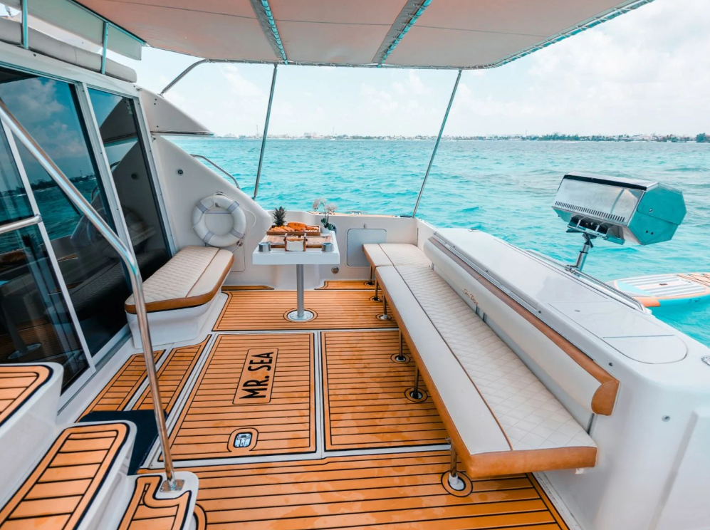 Sea Ray 450 | Mr. Sea