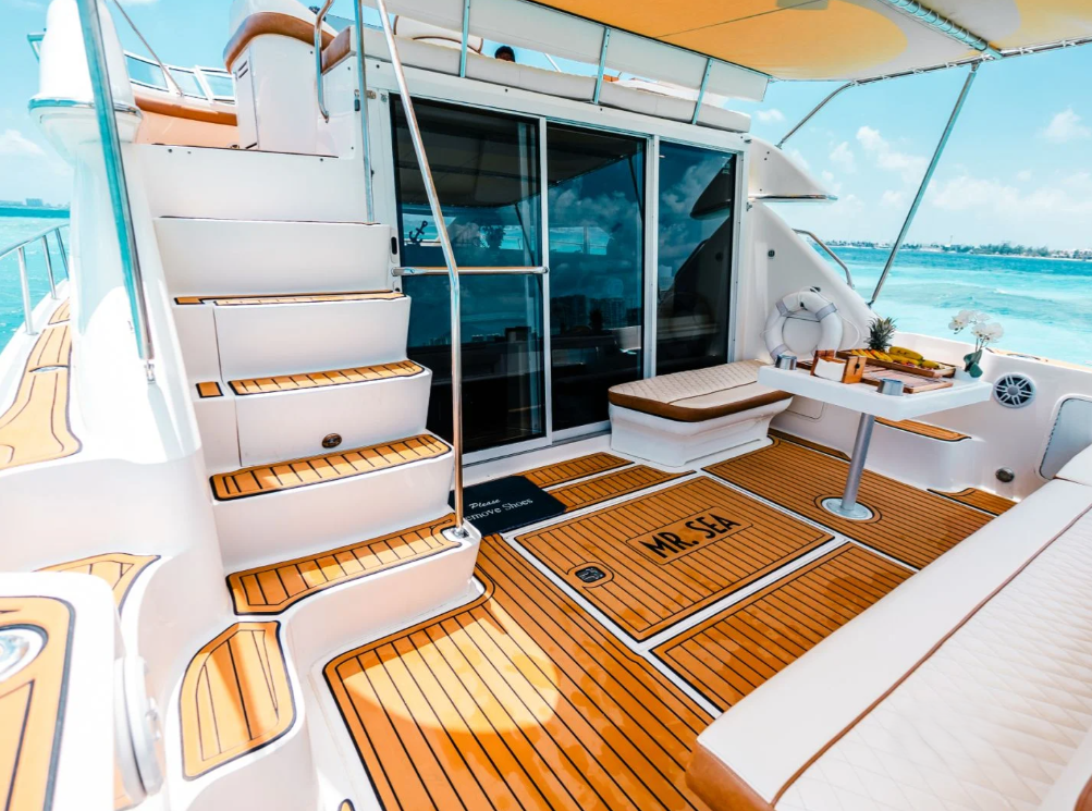 Sea Ray 450 | Mr. Sea