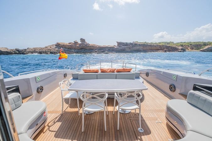 Mangusta 92 | Five Stars