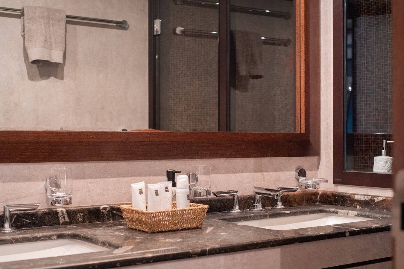 Mangusta 92 | Five Stars