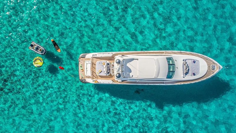 Mangusta 92 | Five Stars