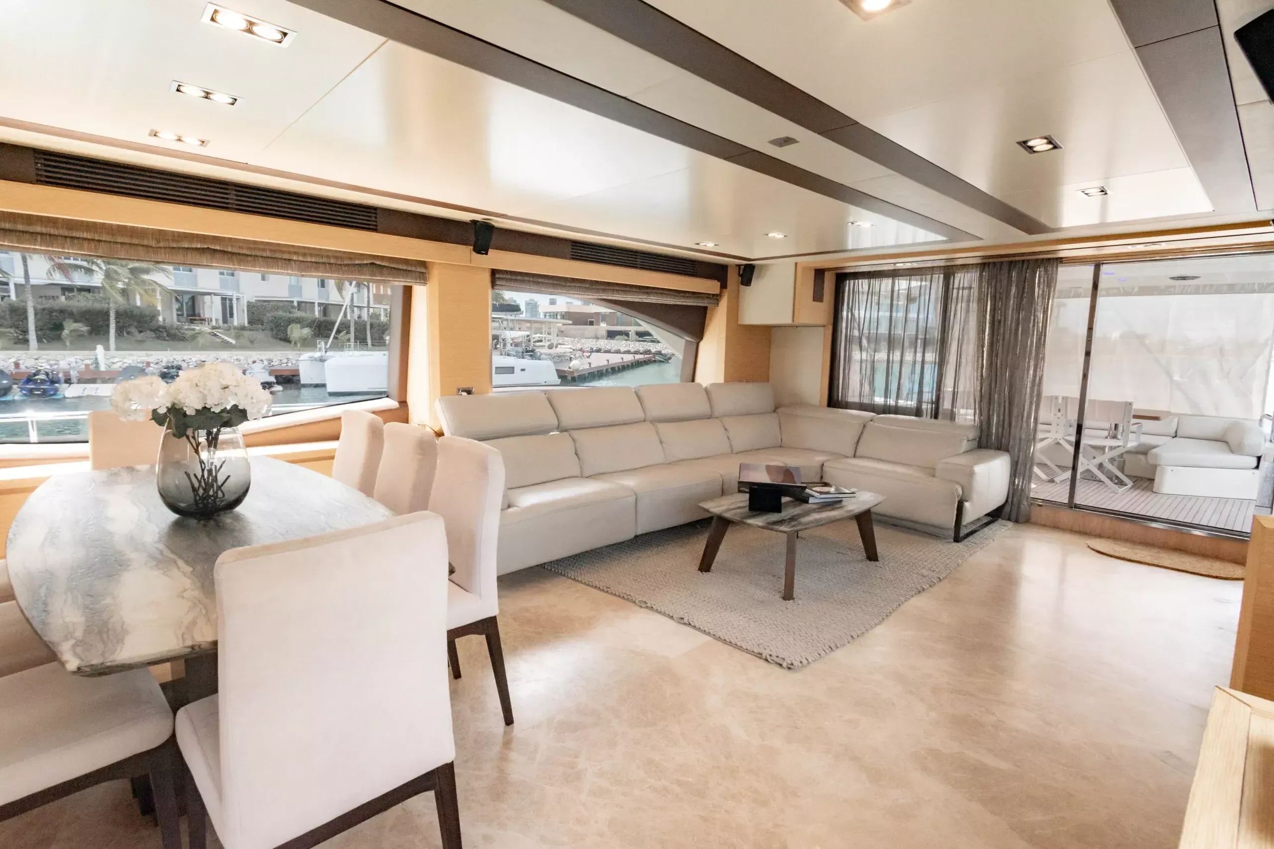 Azimut 84 | Privacy