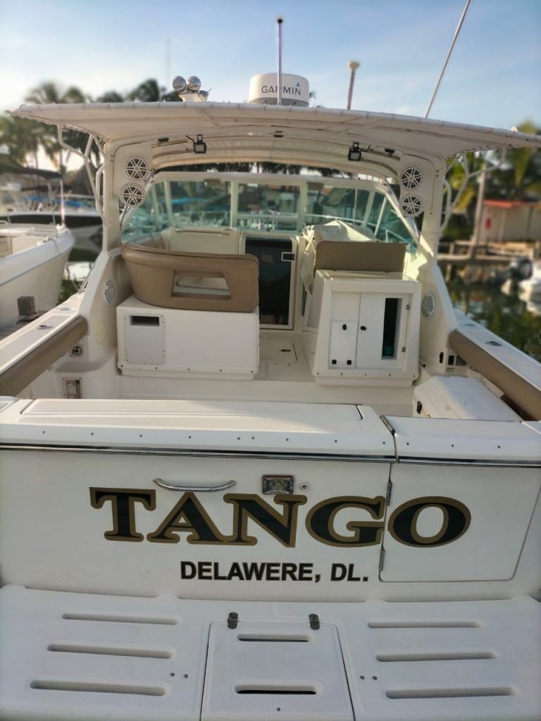 Tiara 3500 Express | Tango