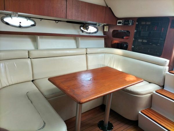 Tiara 3500 Express | Tango