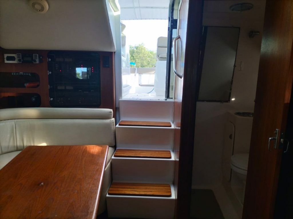 Tiara 3500 Express | Tango