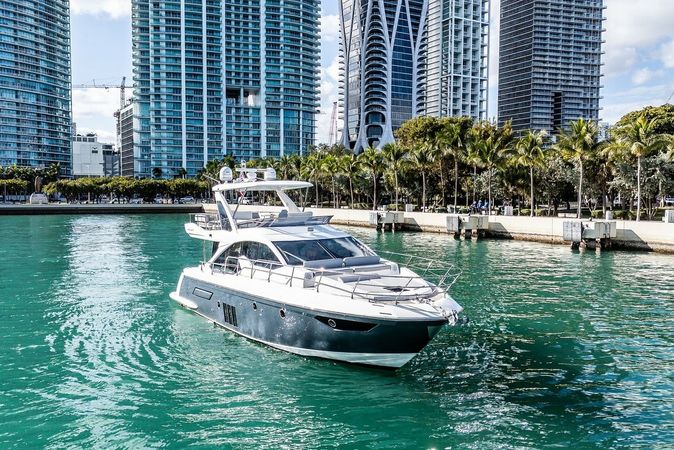 Azimut 55 | Julia Valentina