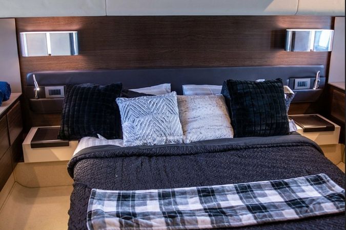 Azimut 55 | Julia Valentina