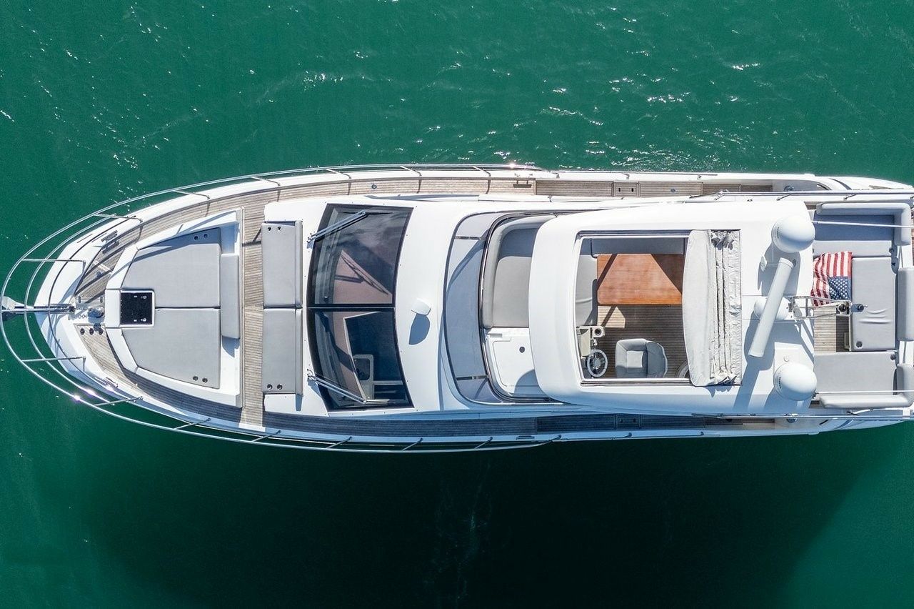 Azimut 55 | Julia Valentina