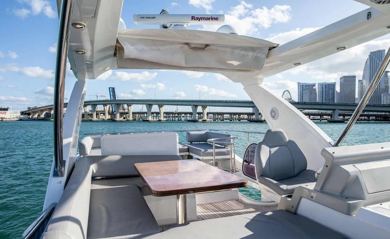 Azimut 55 | Julia Valentina