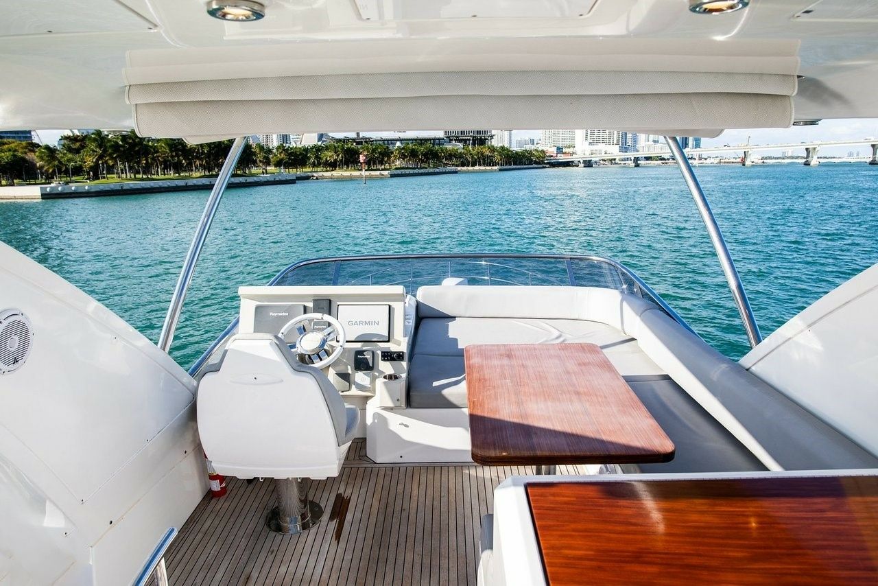 Azimut 55 | Julia Valentina