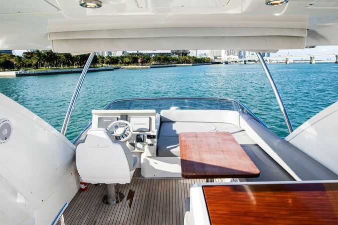 Azimut 55 | Julia Valentina