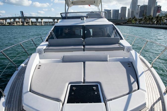 Azimut 55 | Julia Valentina