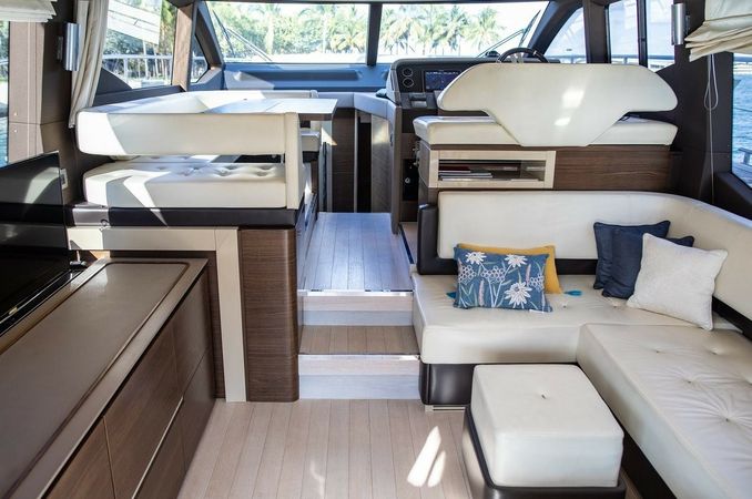 Azimut 55 | Julia Valentina